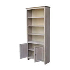 Bibliothèque International Concepts 72 po. Shaker avec deux portes inférieures Gris délavé : Parawood massif, design de style Mid-Century, étagères réglables