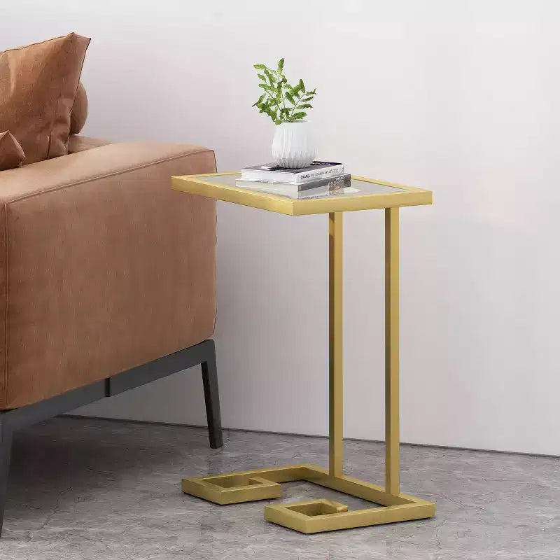 Table d'appoint en forme de C Hickson Modern Glam Dorée - Christopher Knight Home : Table d'appoint élégante, plateau en verre trempé, cadre en fer