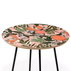Table d'appoint ronde Marta Barragan Camarasa Olives In The Orange Flowers Rose/Noir - Deny Designs : Cadre en acier résistant aux taches