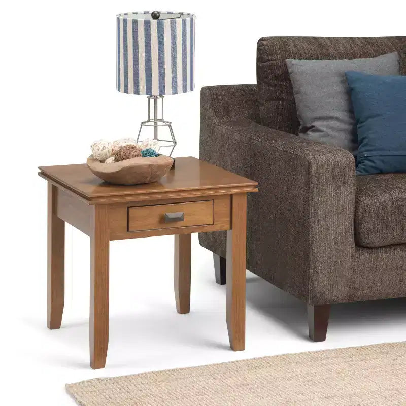 Table d'appoint en bois massif Stratford - Wyndenhall