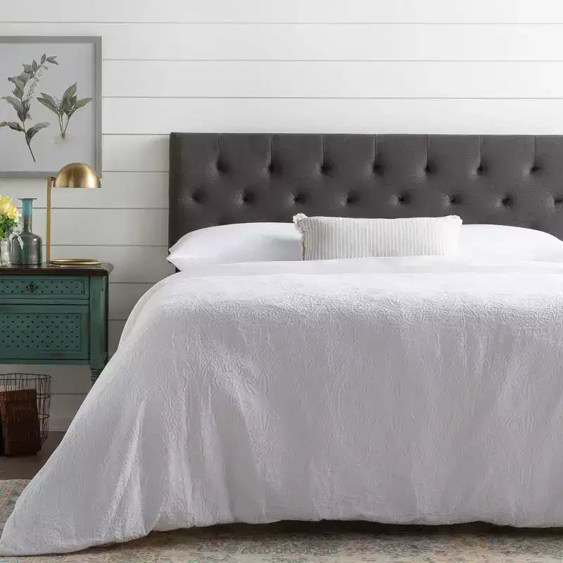 Tête de lit rembourrée réglable Emmie avec capitonnage en losanges - Brookside Home