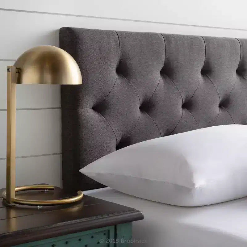Tête de lit rembourrée réglable Emmie avec capitonnage en losanges - Brookside Home