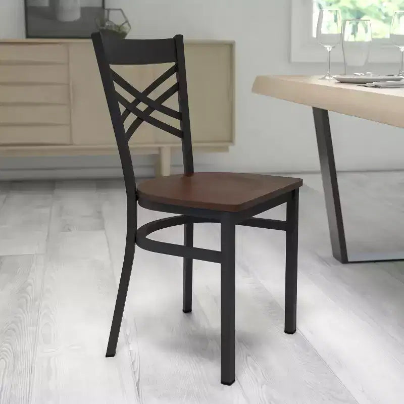 Chaise de restaurant en métal noir à dossier en « X » Flash Furniture