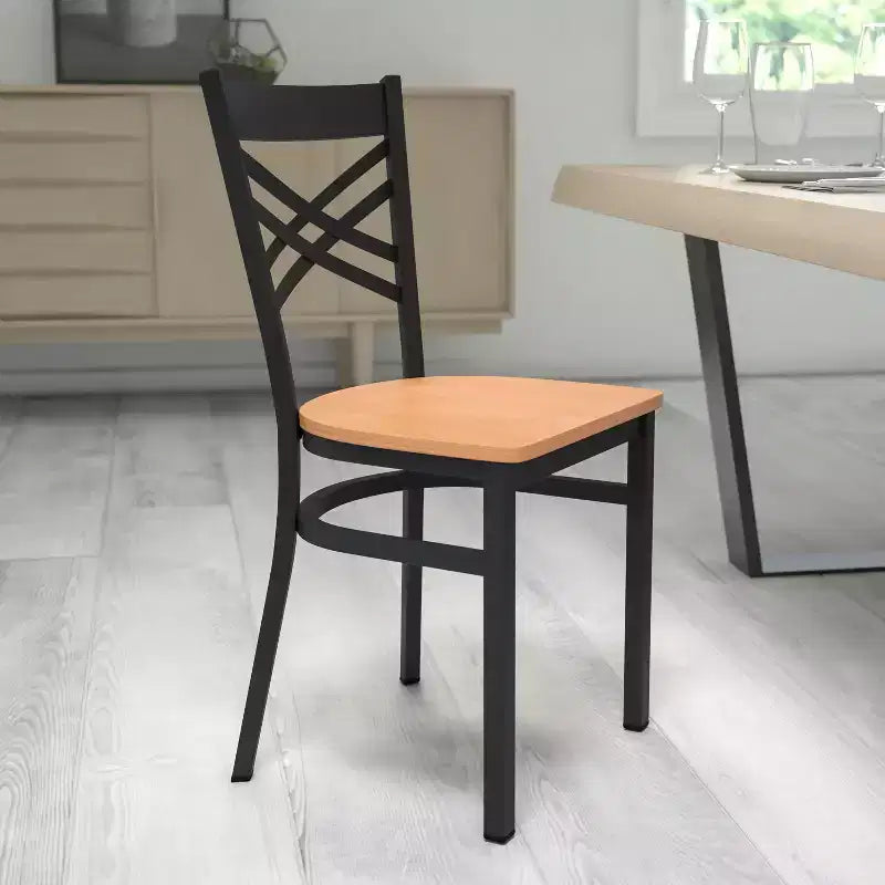 Chaise de restaurant en métal noir à dossier en « X » Flash Furniture