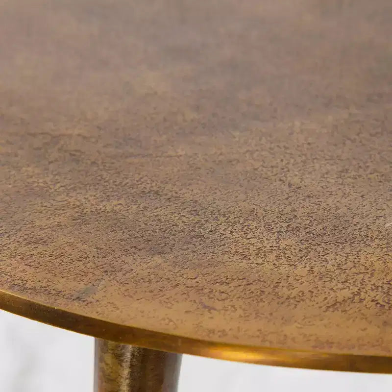 Tables Gigognes Rondes en Métal Doré Antique Moderne Uttermost, Lot de 3, Trois Pieds Coniques pour Salon, Chambre, Chevet, Entrée