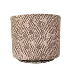 Fauteuil tonneau rembourré en bois Liria pour salon avec piètement pivotant en métal | ART OF LIVING DESIGNS