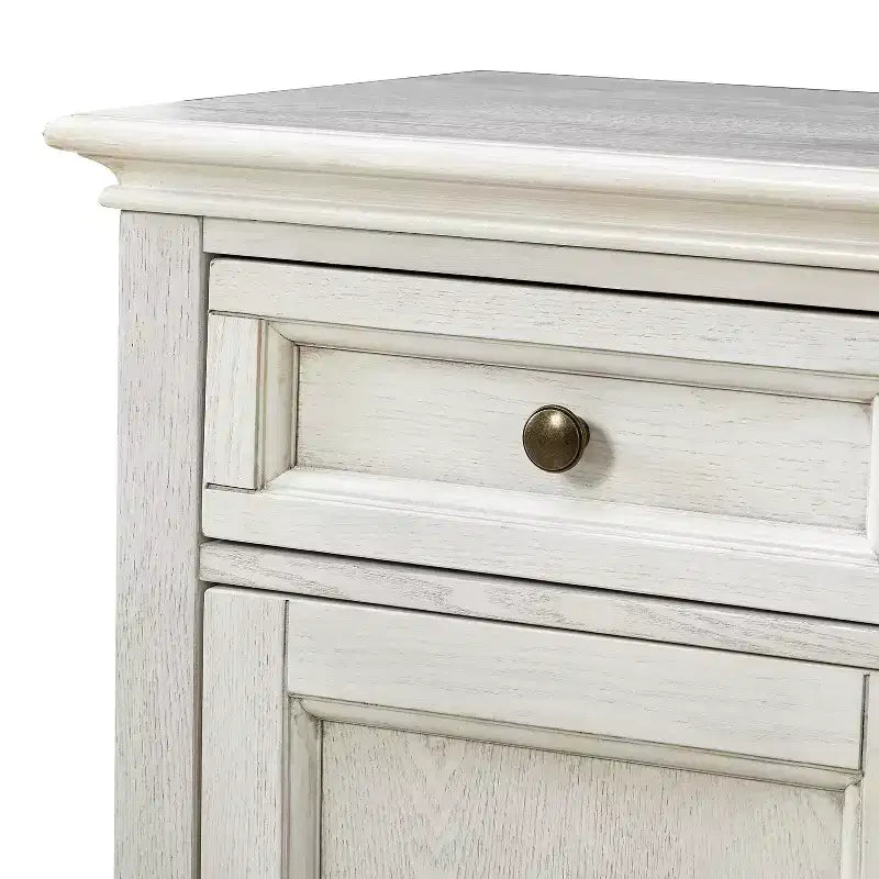Nikolaj Buffet traditionnel 3 tiroirs de 147 cm de large avec pieds en bois massif | KARAT HOME