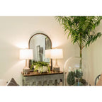 Table basse Glam dorée en métal avec plateau en verre et étagère miroir – Salon moderne